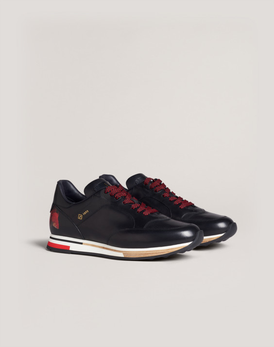 online sneakers