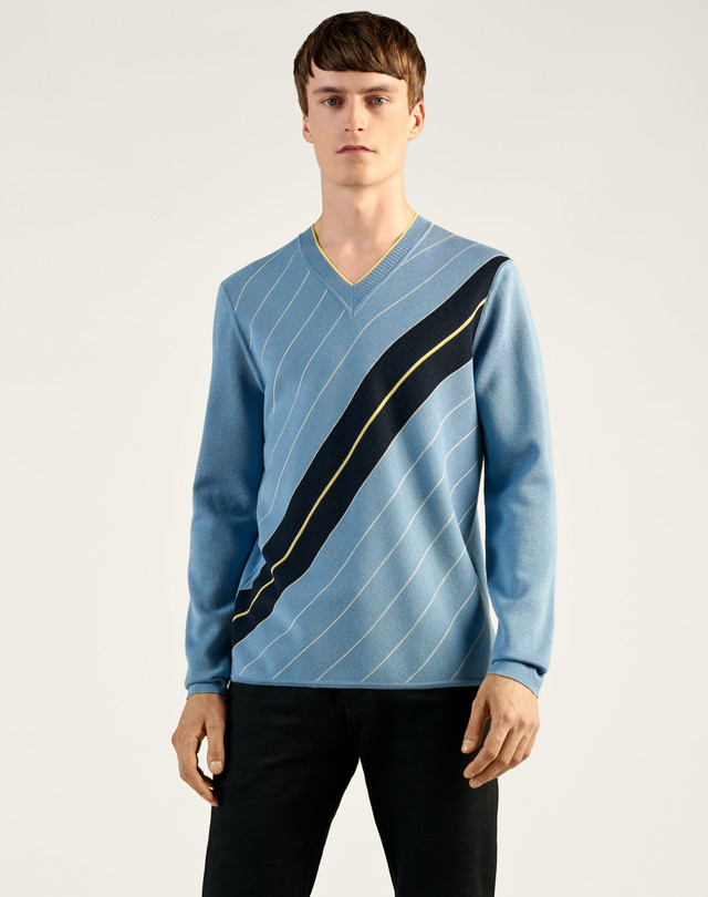 Men's V-Neck Jumpers