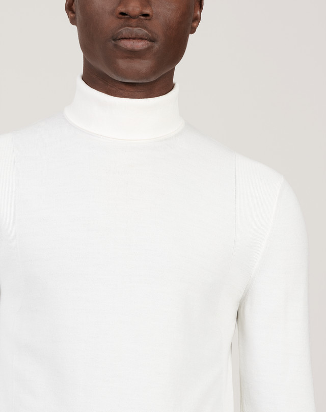 white jumper high neck